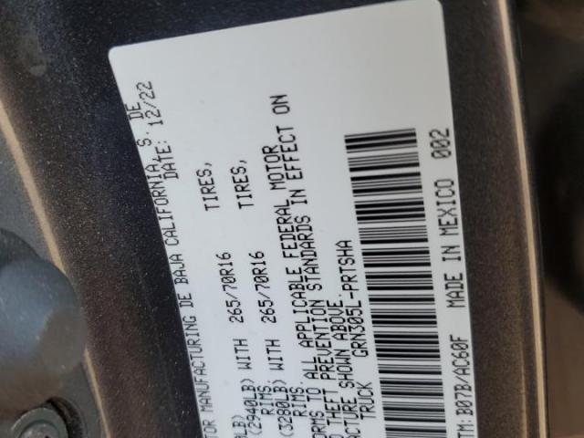 Toyota Tacoma Double Cab Image 3