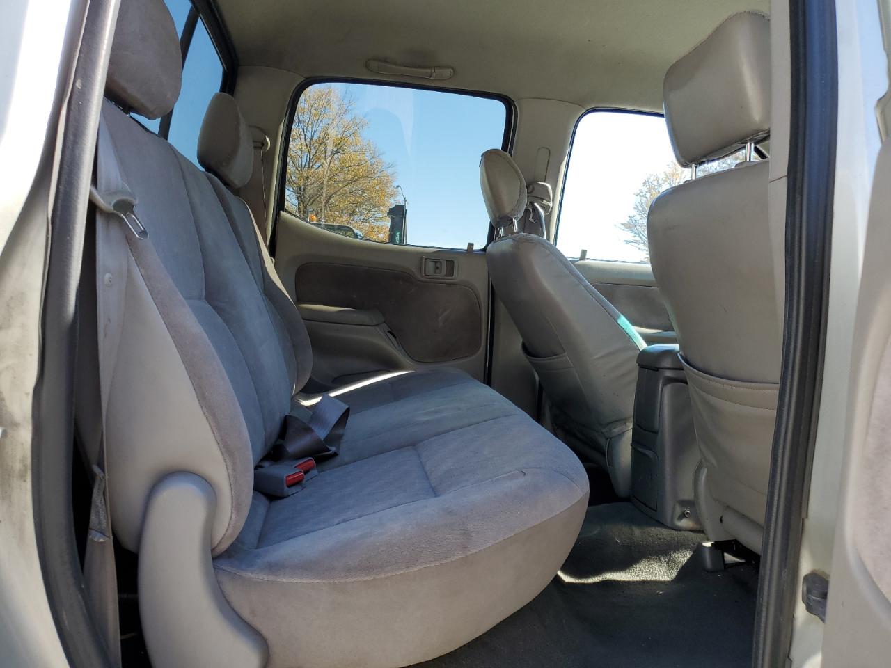 Toyota Tacoma Double Cab Image 4