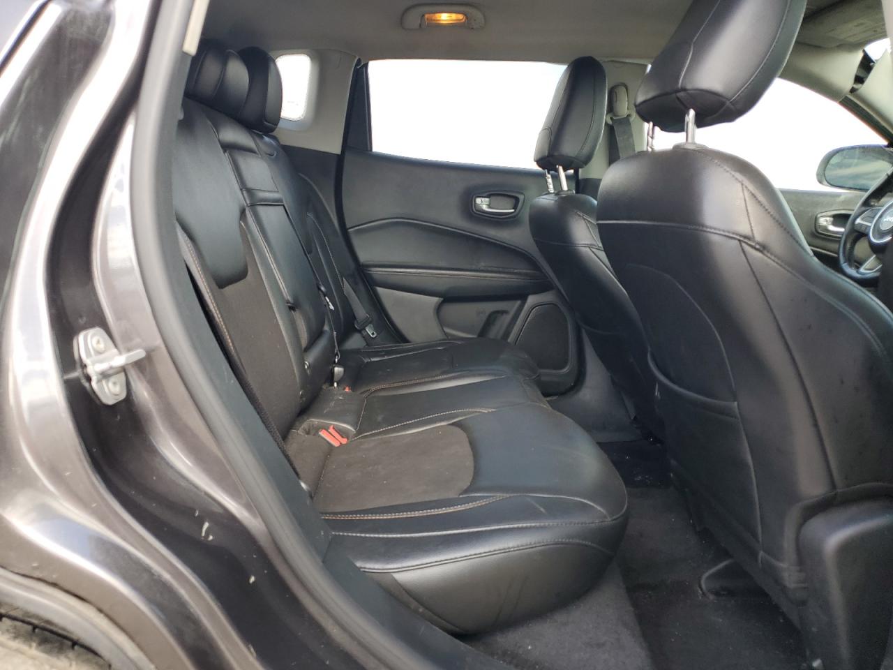 Jeep Compass Latitude Image 11