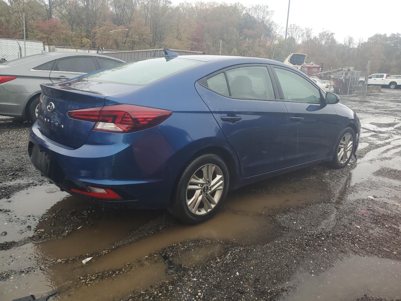 Hyundai ELANTRA Sel Image 4