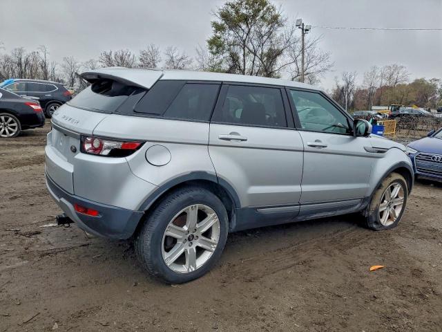 Land Rover Range Rover Pure Premium Image 13