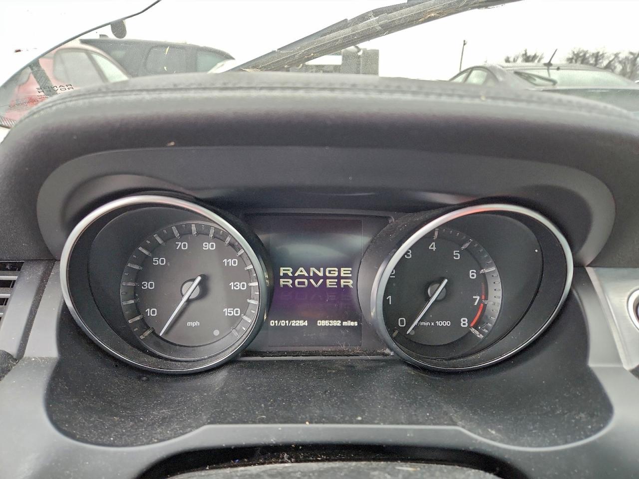 Land Rover Range Rover Pure Premium Image 5