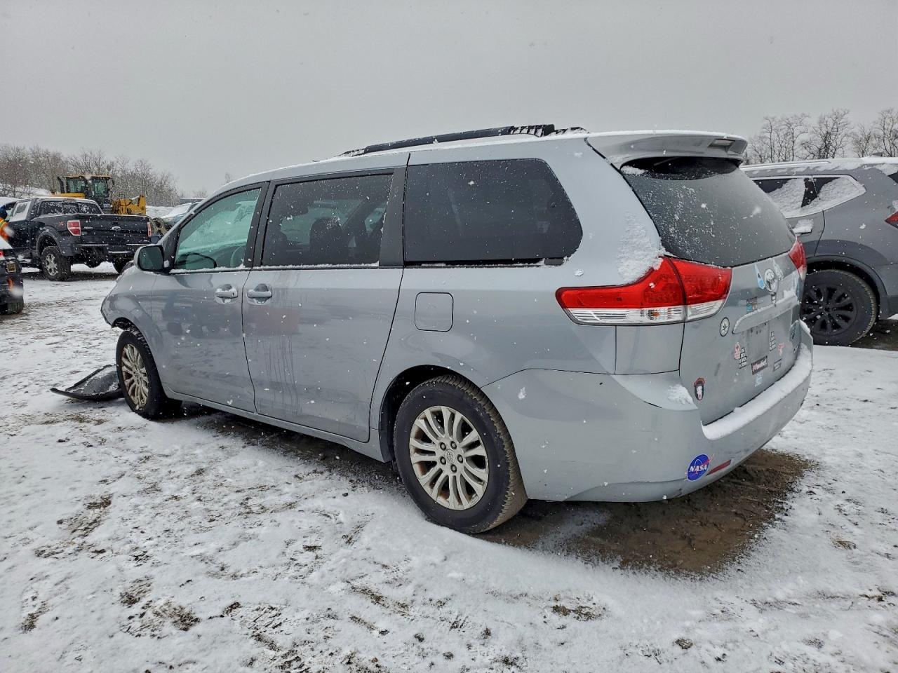 Toyota Sienna Xle Image 10