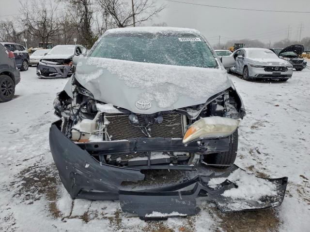 Toyota Sienna Xle Image 12