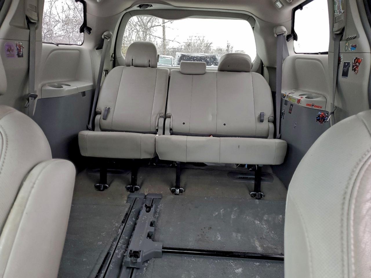 Toyota Sienna Xle Image 7