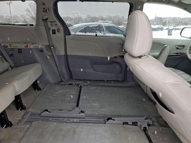 Toyota Sienna Xle Image 5