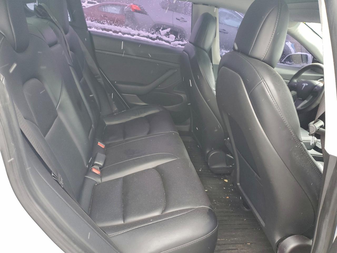 Tesla Model 3 Image 9