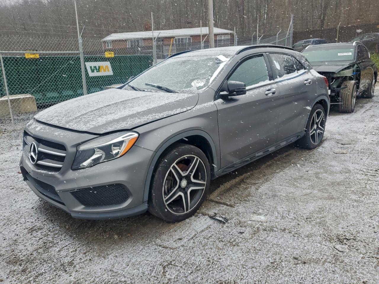 Mercedes-Benz GLA 250 4matic Image 1