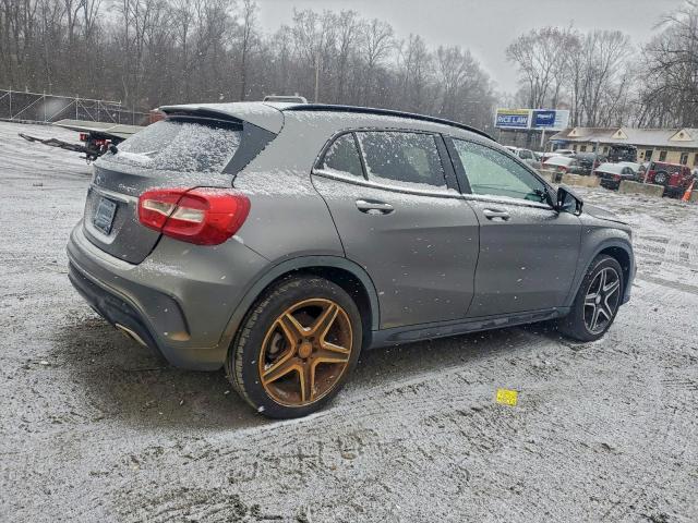 Mercedes-Benz GLA 250 4matic Image 4