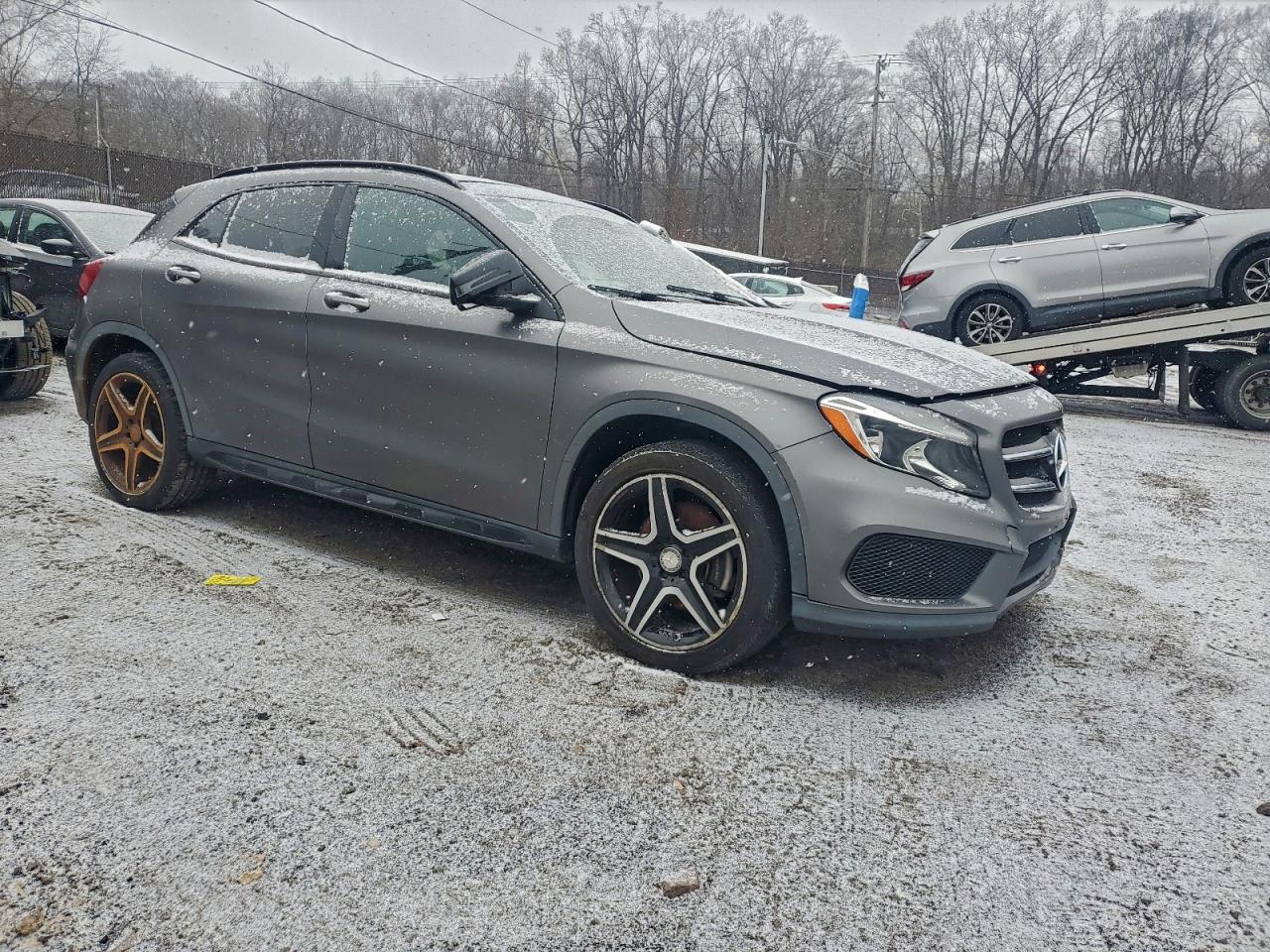 Mercedes-Benz GLA 250 4matic Image 12