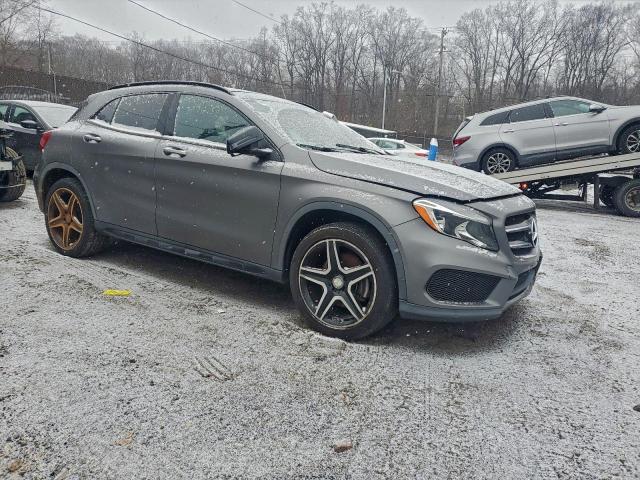 Mercedes-Benz GLA 250 4matic Image 12