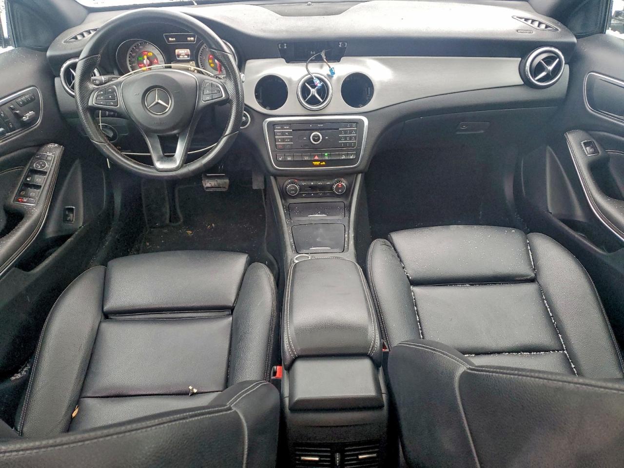 Mercedes-Benz GLA 250 4matic Image 5