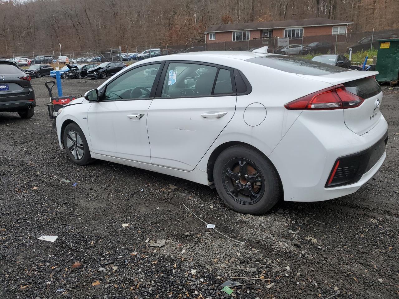 Hyundai Ioniq Blue Image 3