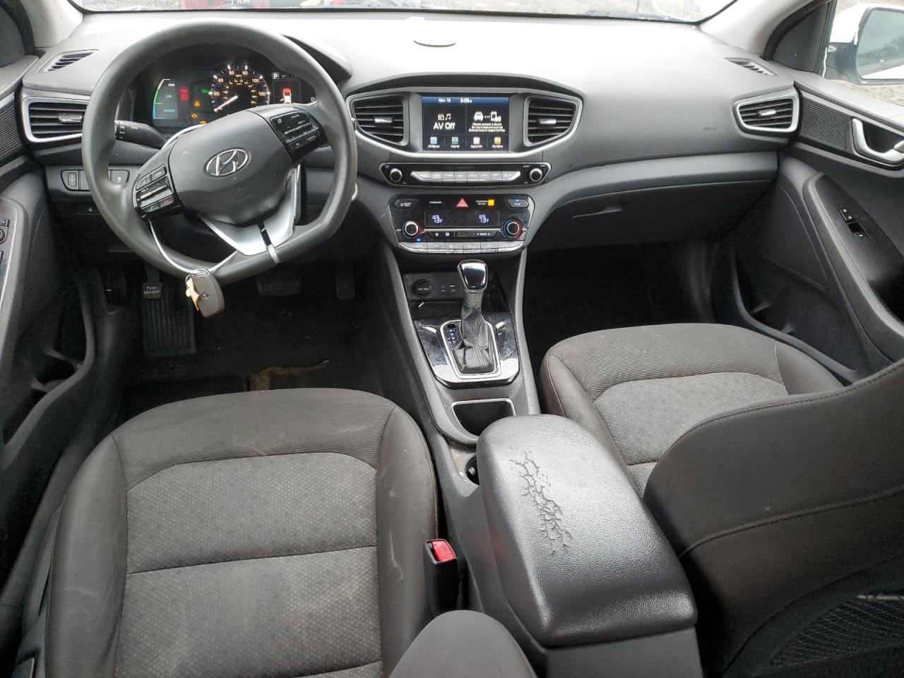 Hyundai Ioniq Blue Image 10