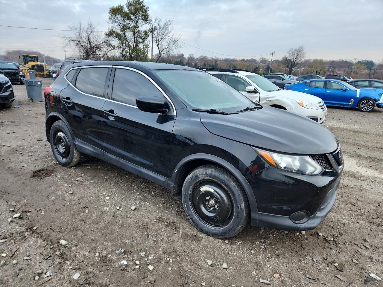 Nissan Rogue S Image 2