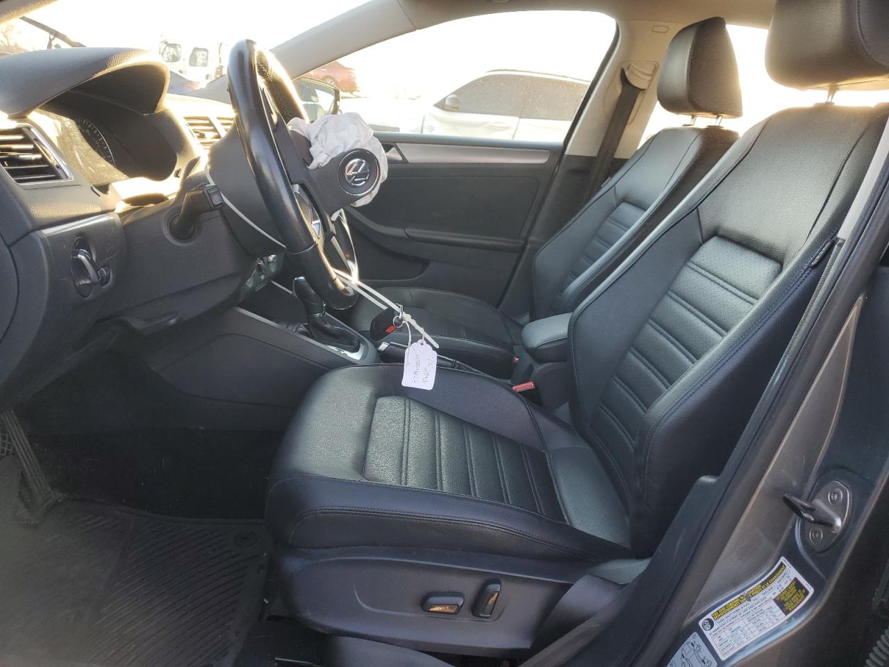 Volkswagen Jetta Sel Image 10