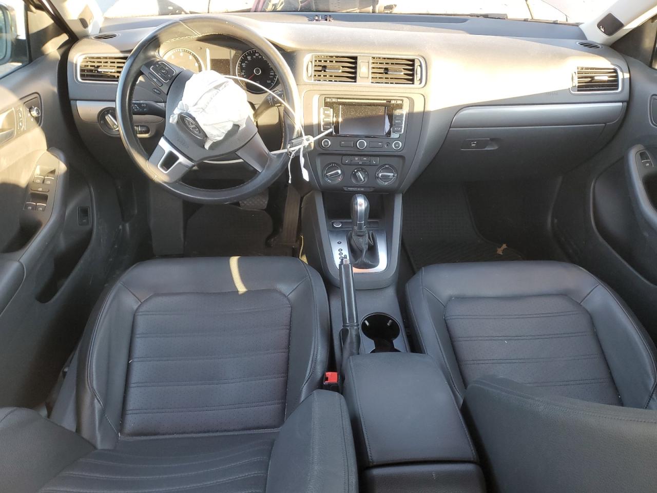 Volkswagen Jetta Sel Image 8