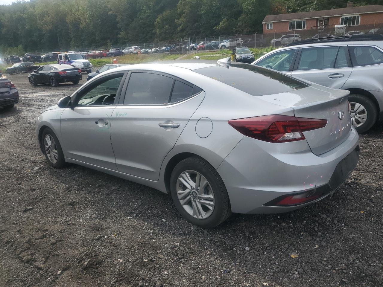 Hyundai ELANTRA Sel Image 10