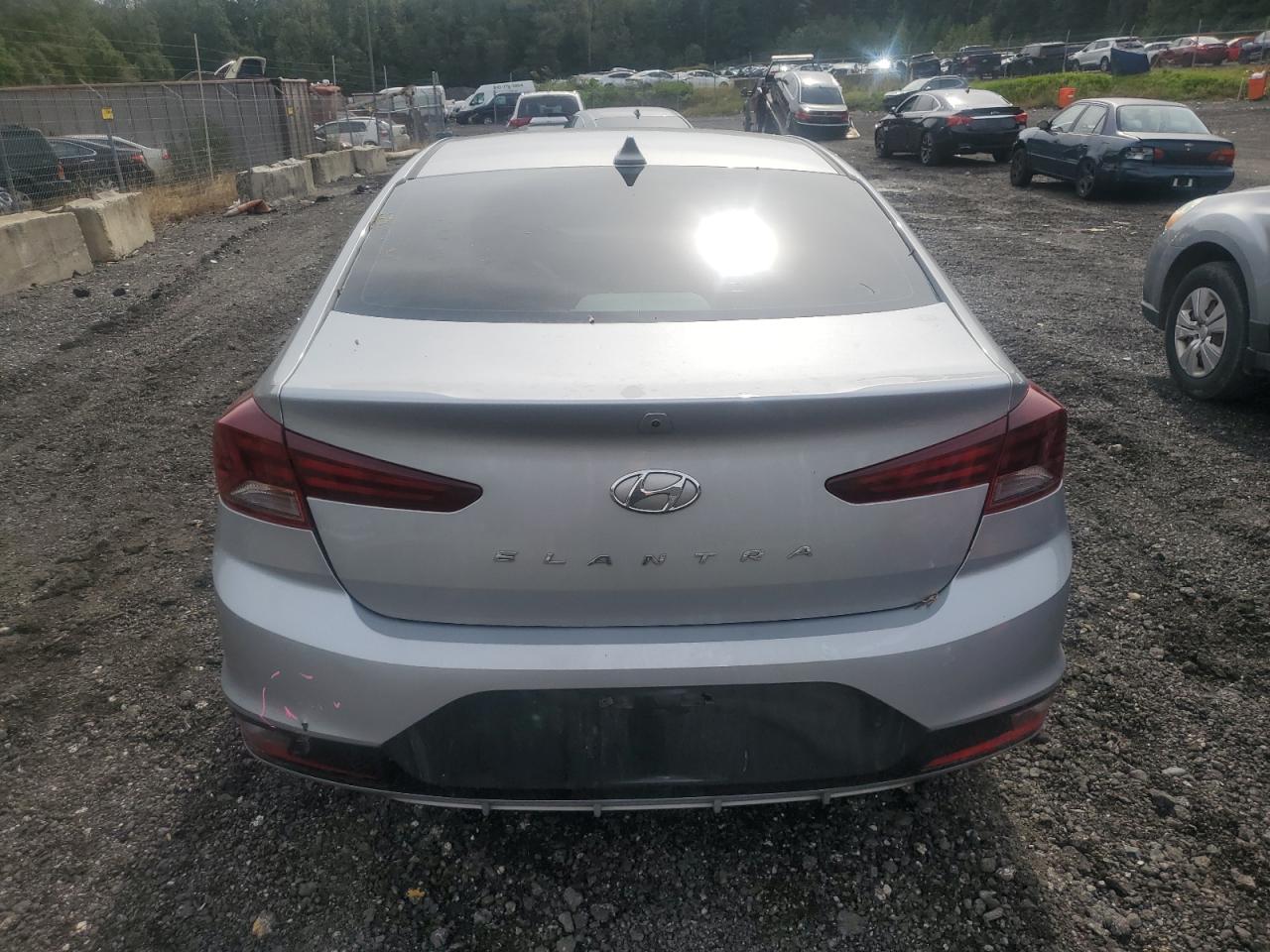 Hyundai ELANTRA Sel Image 7