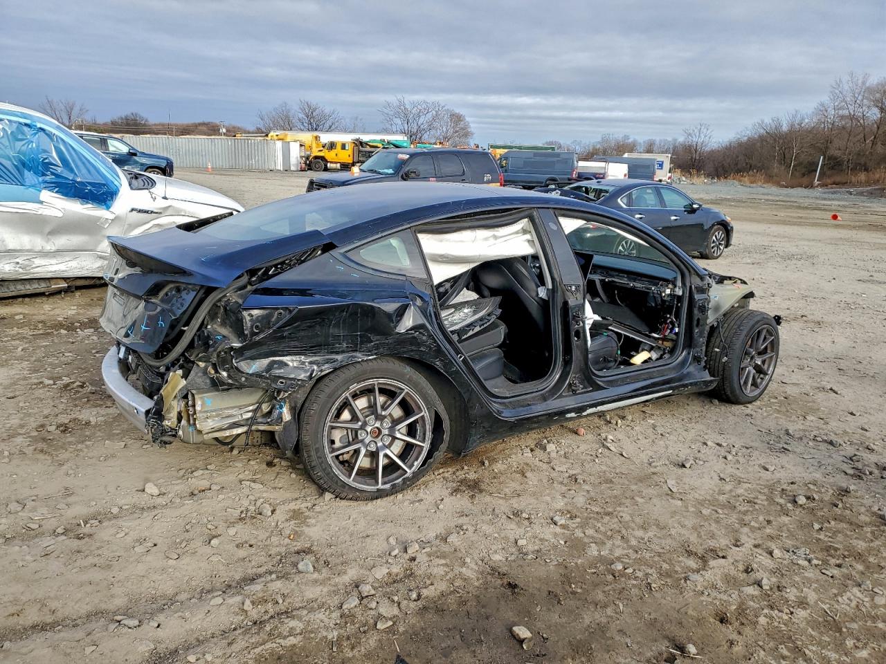 Tesla Model 3 Image 5