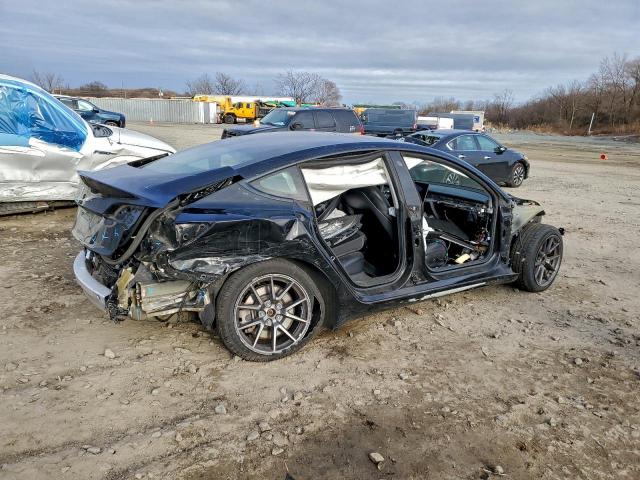 Tesla Model 3 Image 5