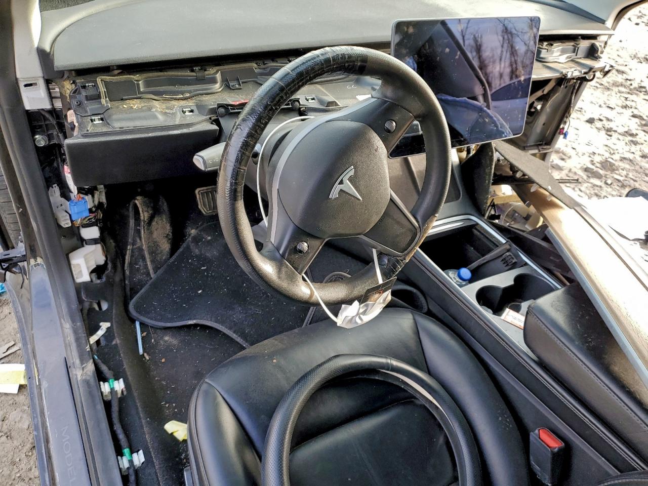 Tesla Model 3 Image 8