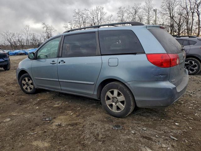 Toyota Sienna Ce Image 10