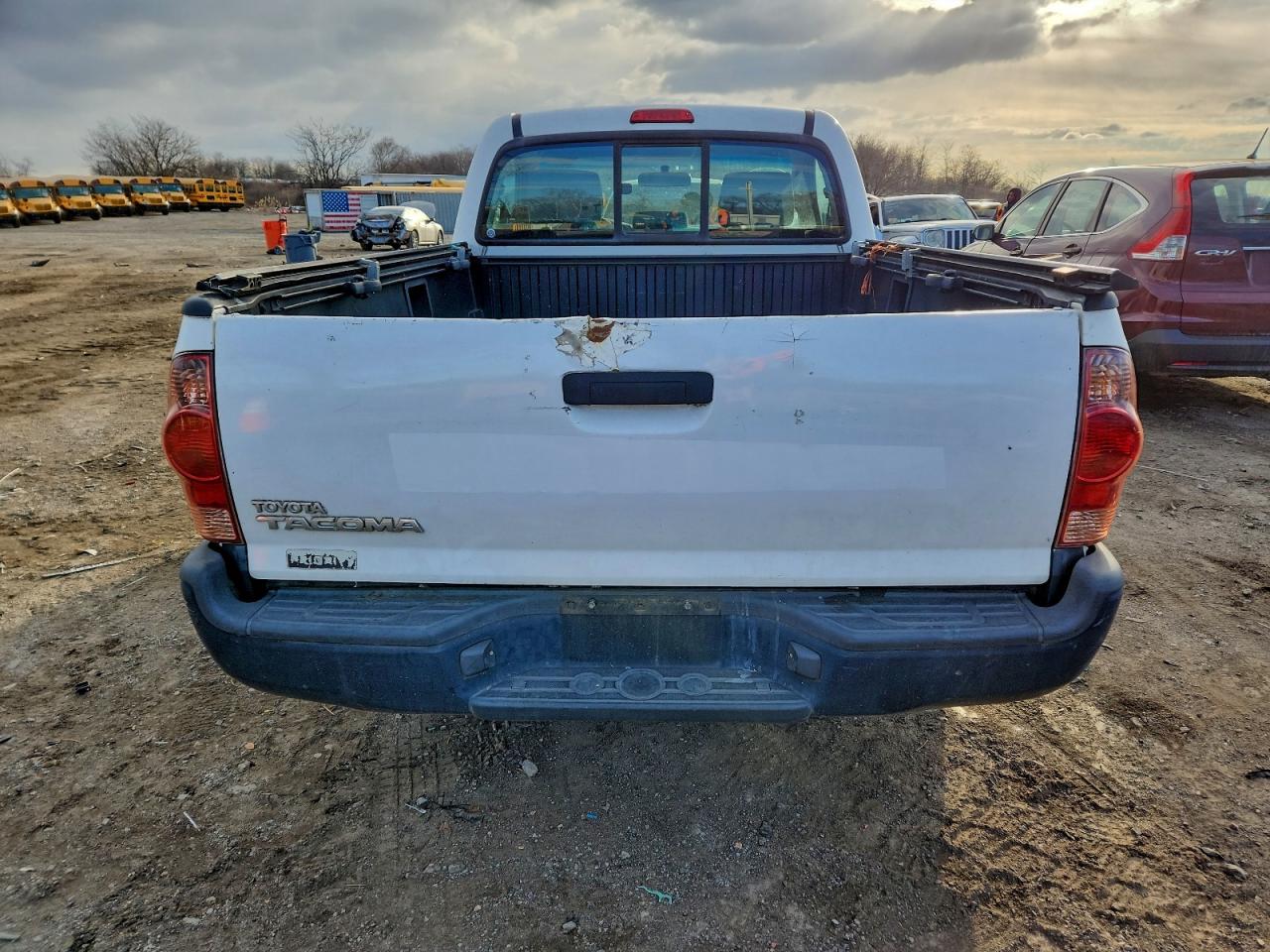 Toyota Tacoma Image 2