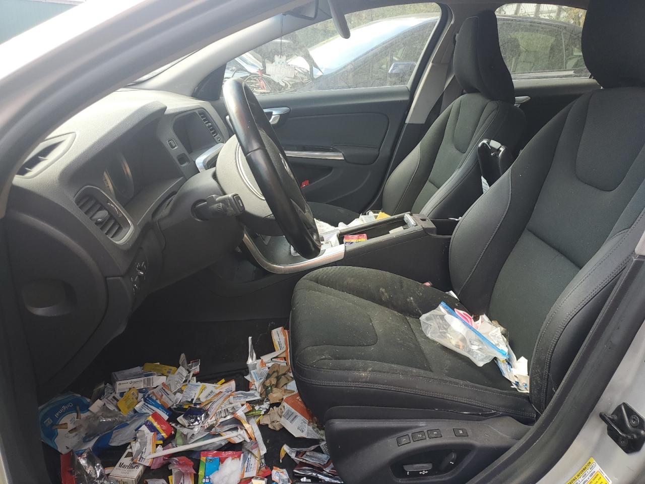 Volvo S60 T5 Image 10