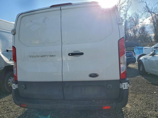 Ford Transit T-250 Image 5