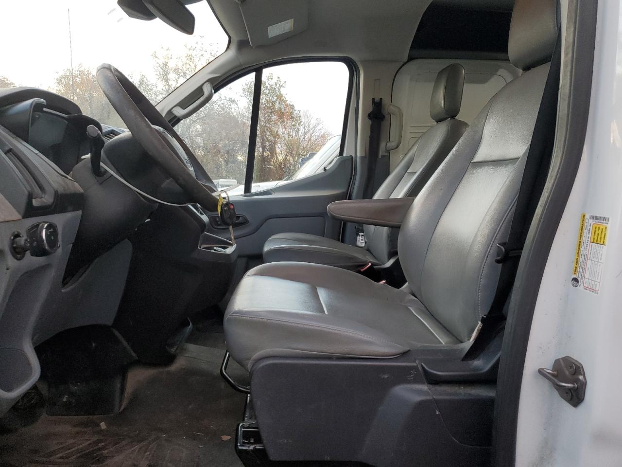 Ford Transit T-250 Image 12