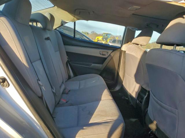 Toyota Corolla L Image 8