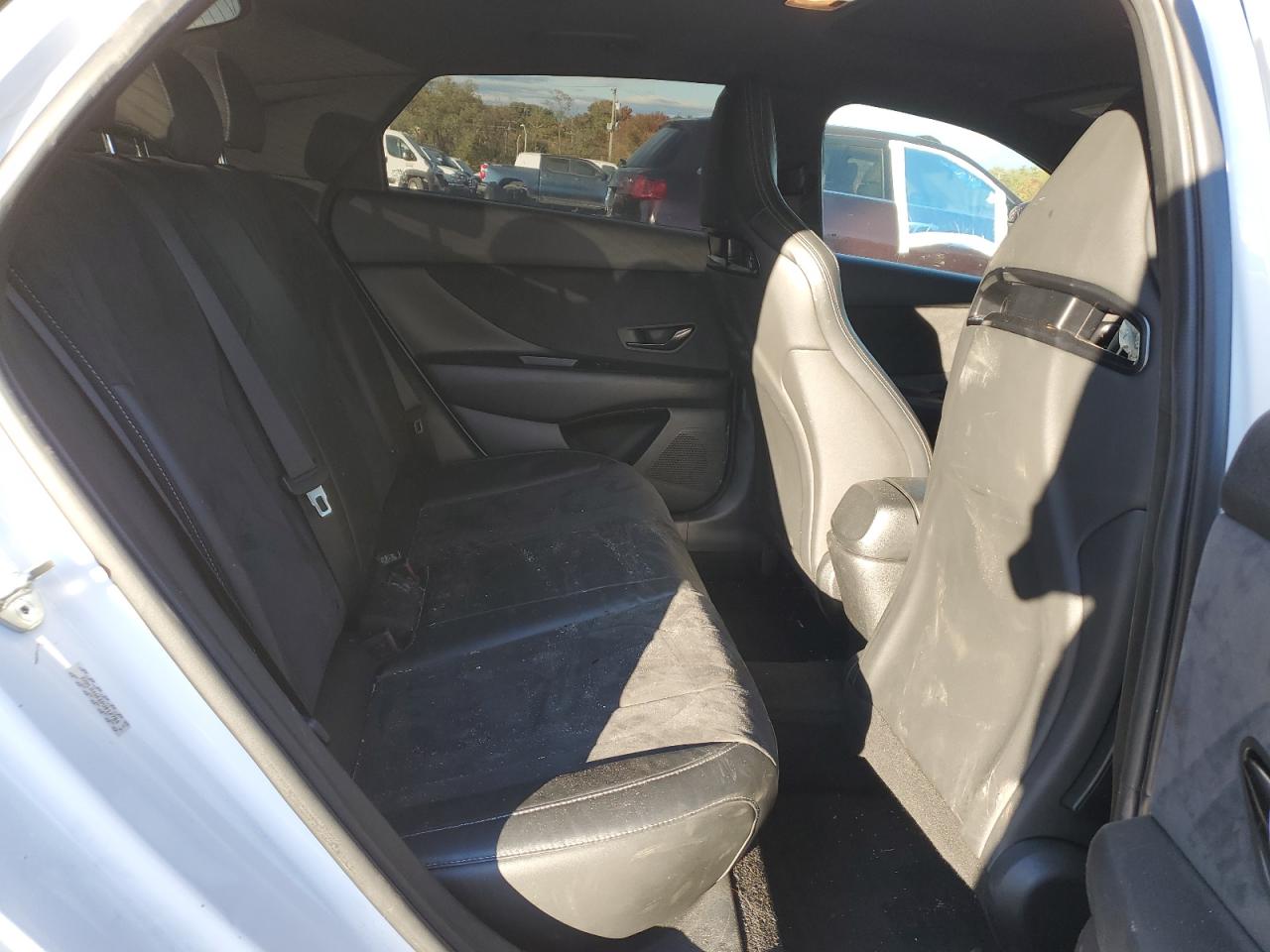 Hyundai ELANTRA Image 12