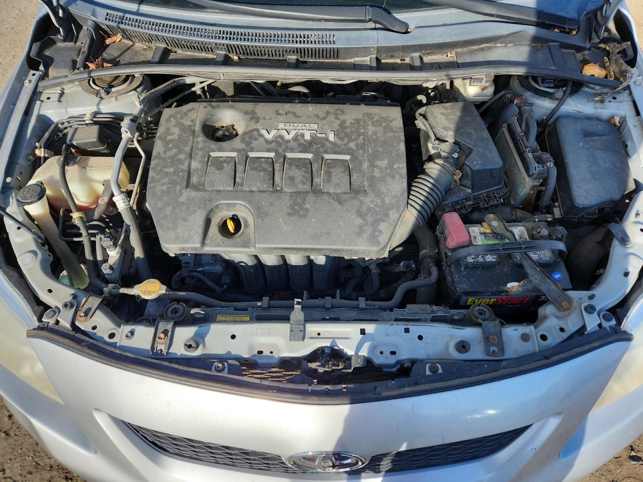 Toyota Corolla Base Image 2