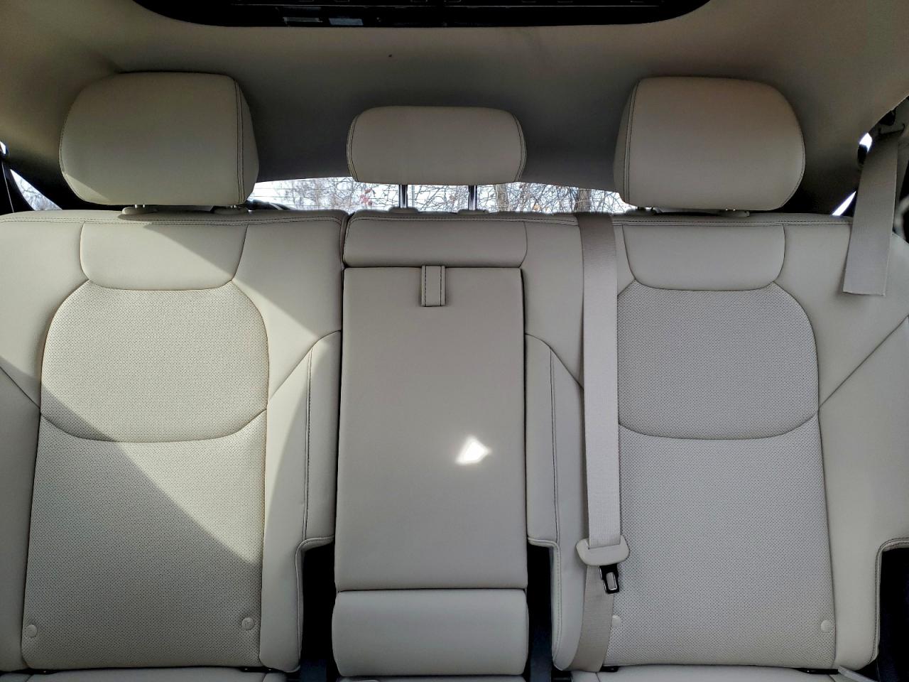 Genesis Gv70 Base Base Image 13