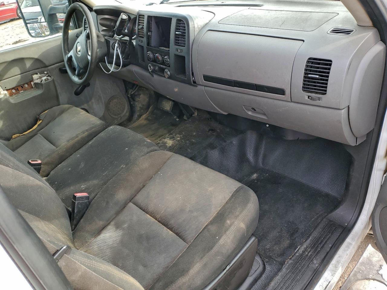 Chevrolet Silverado C2500 Heavy Duty Image 9