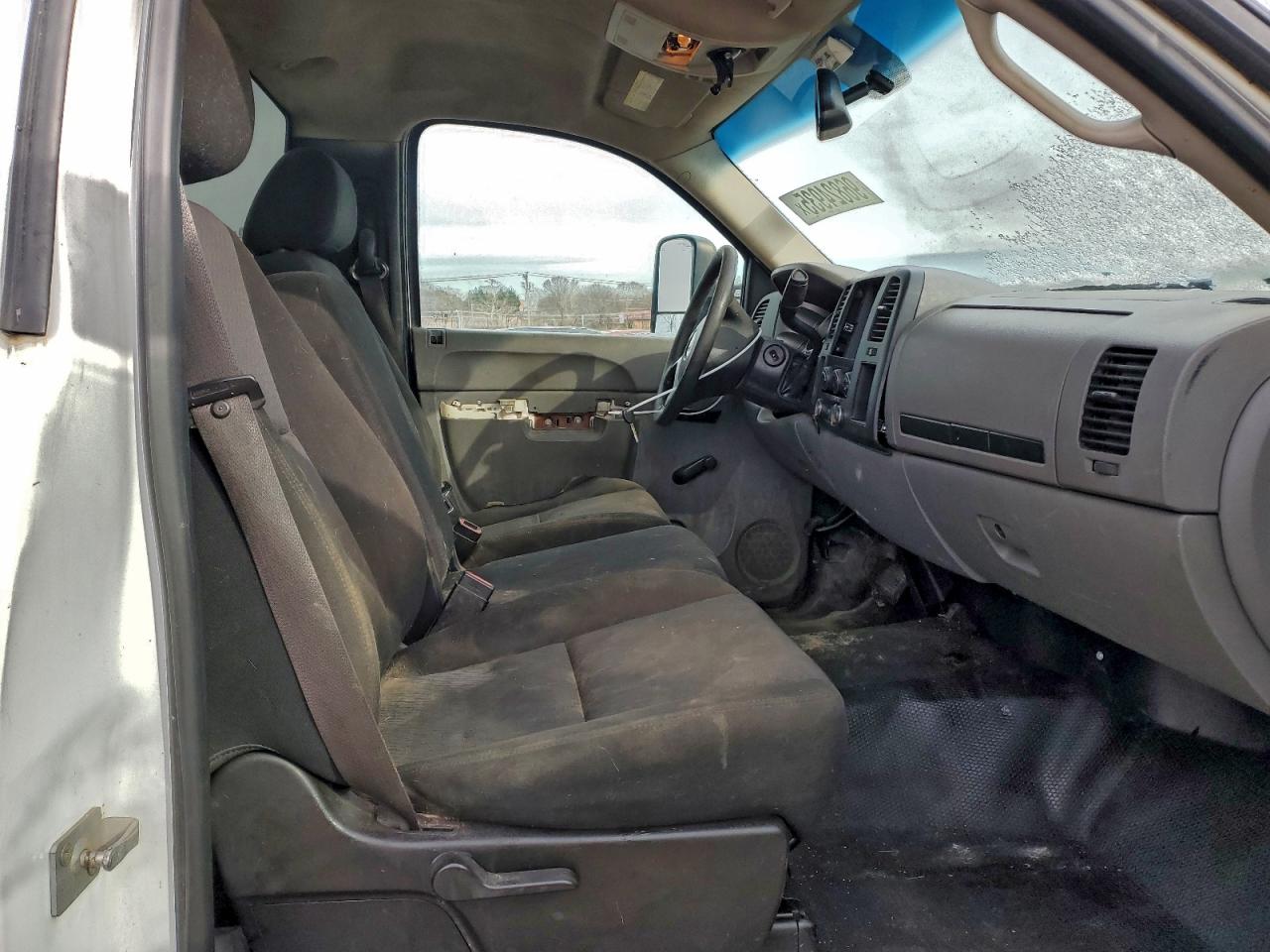 Chevrolet Silverado C2500 Heavy Duty Image 6