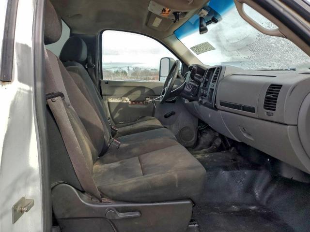 Chevrolet Silverado C2500 Heavy Duty Image 6