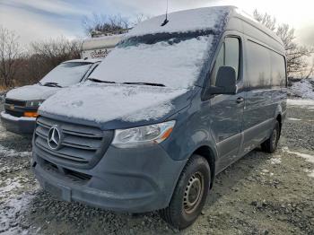  Salvage Mercedes-Benz Sprinter