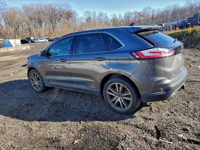 Ford Edge Titanium Image 2