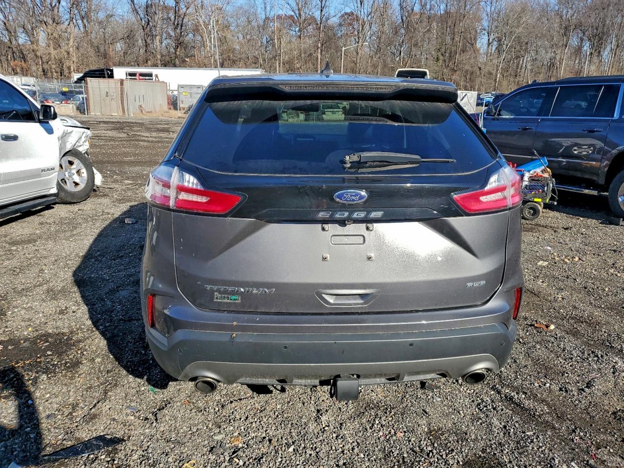 Ford Edge Titanium Image 4
