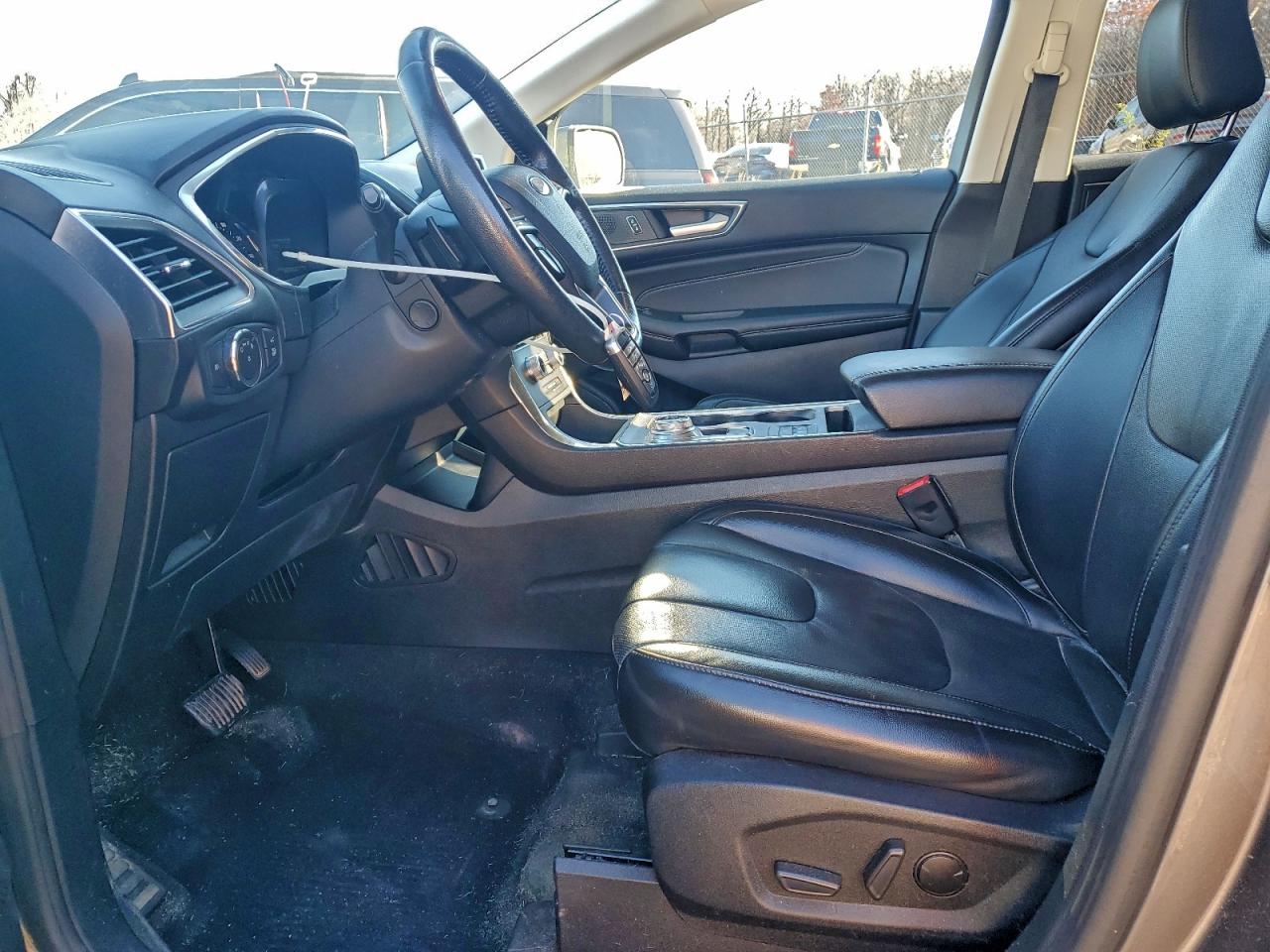 Ford Edge Titanium Image 13