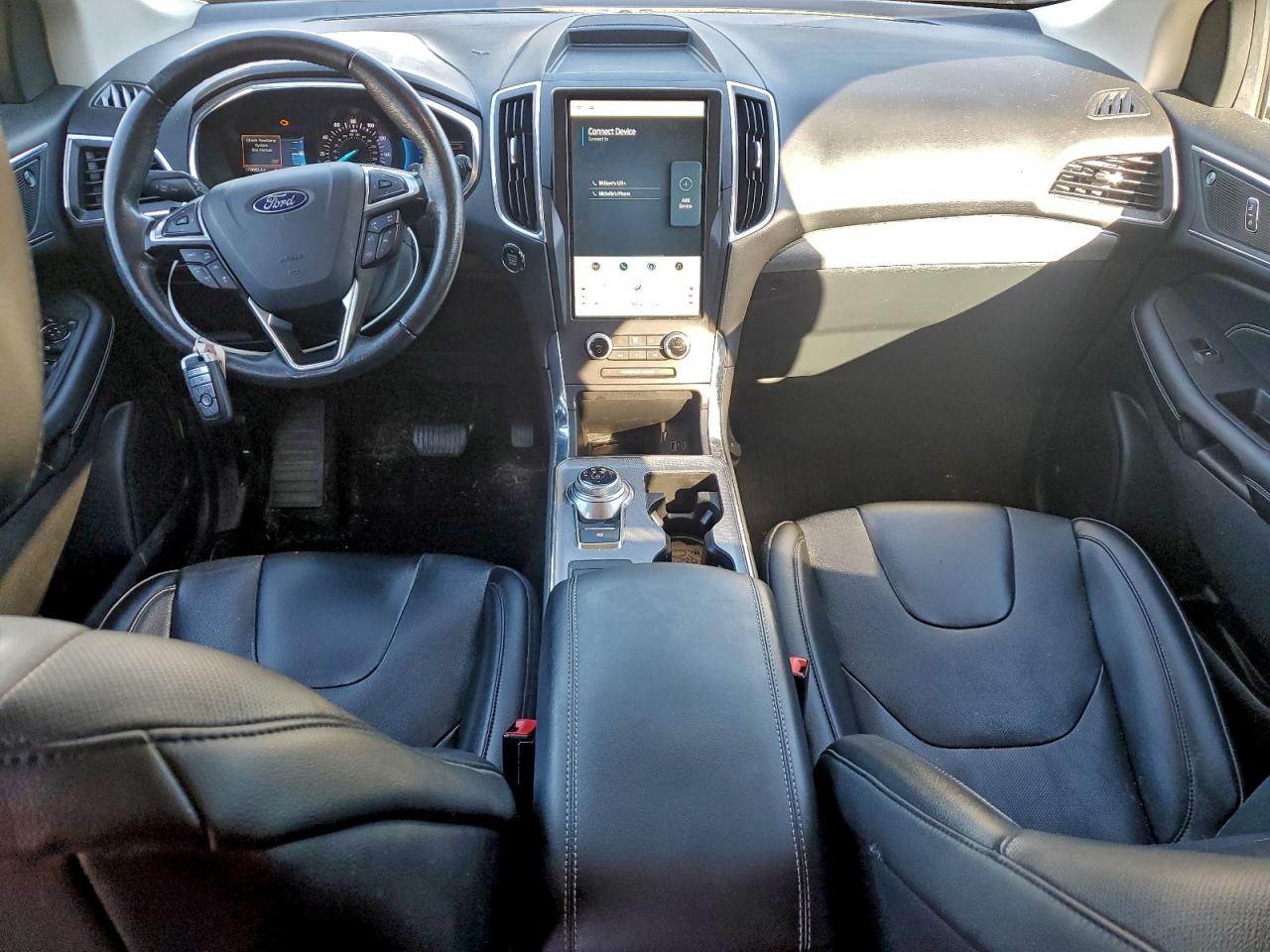 Ford Edge Titanium Image 3