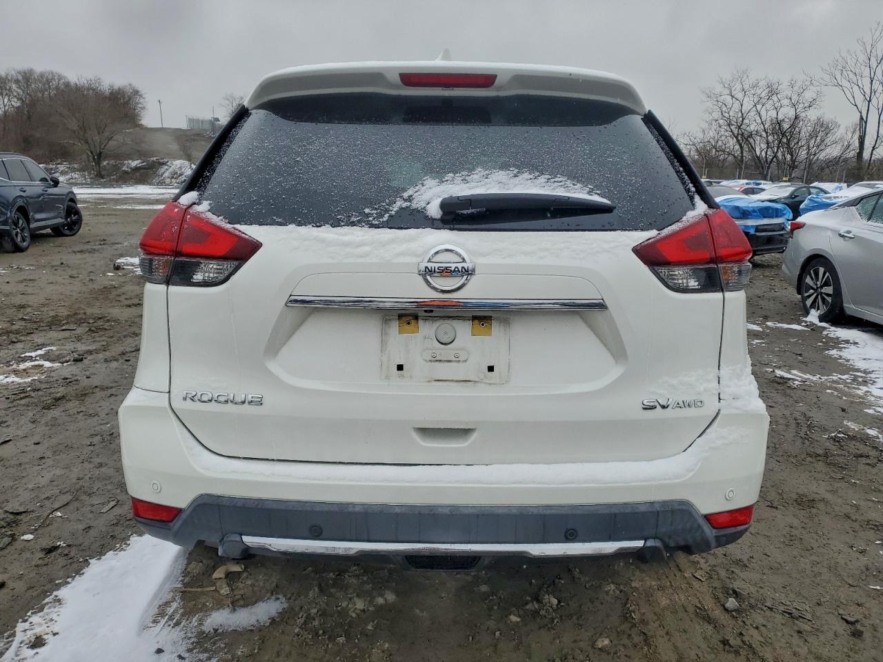 Nissan Rogue S Image 4