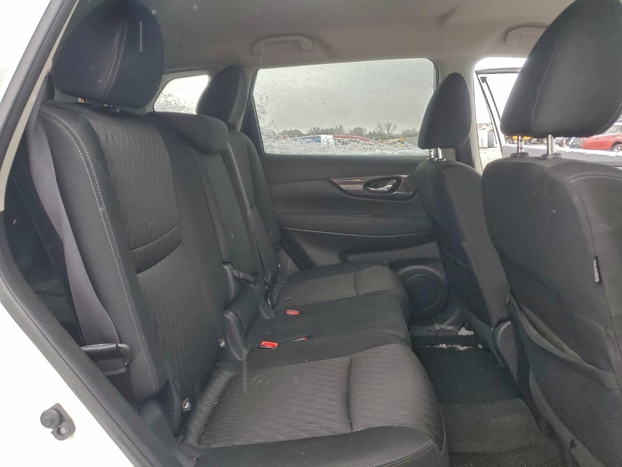 Nissan Rogue S Image 8