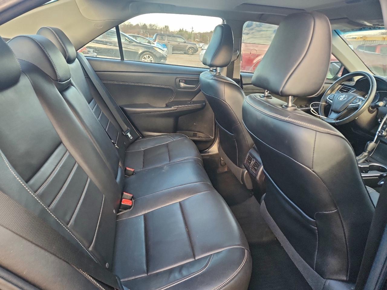 Toyota Camry Xse Image 12