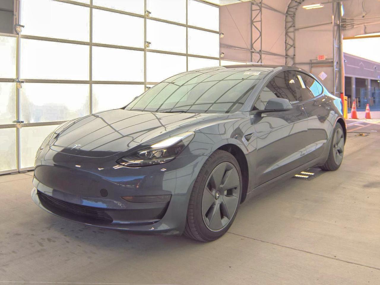 Tesla Model 3 Image 9