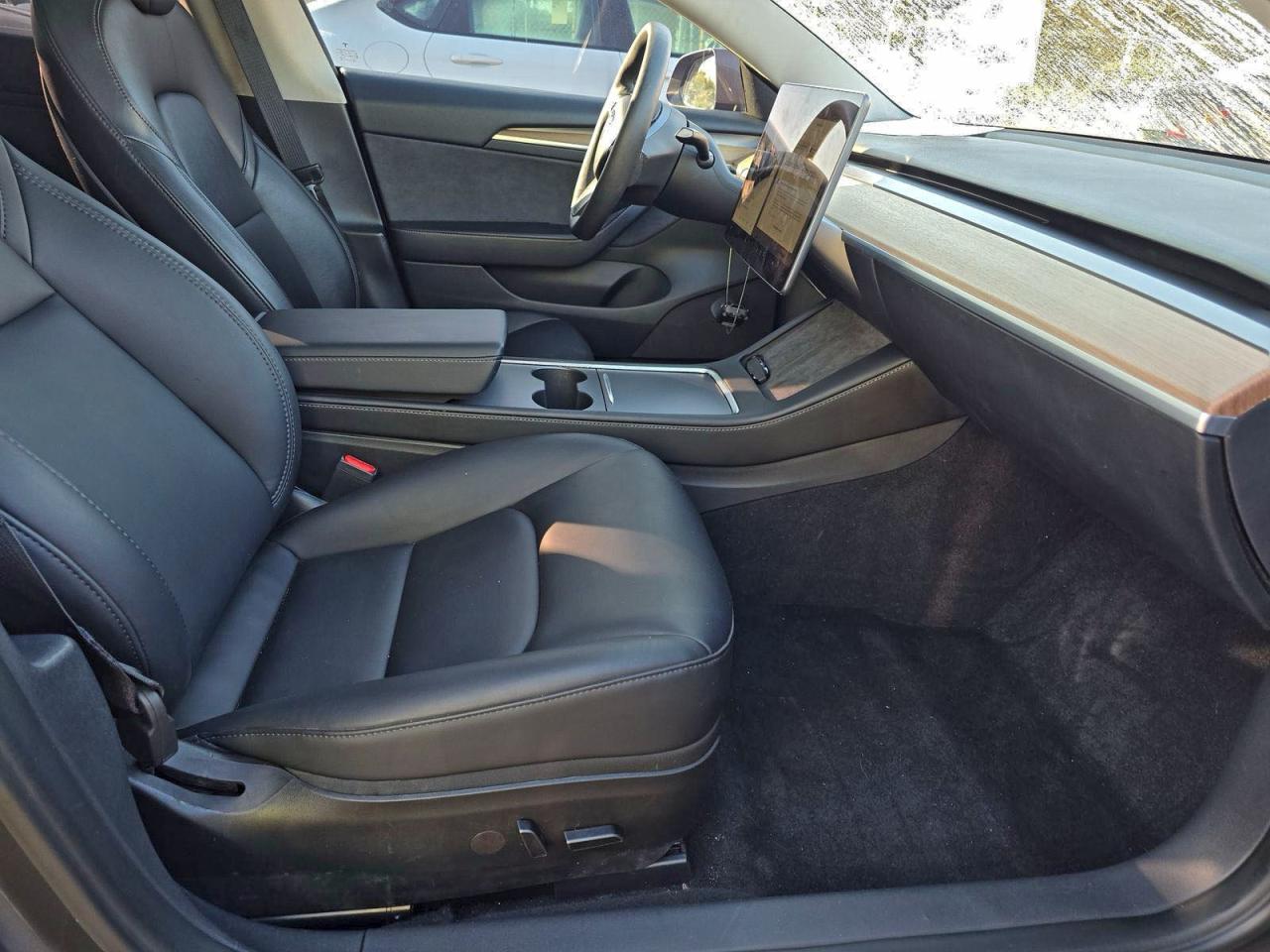 Tesla Model 3 Image 7