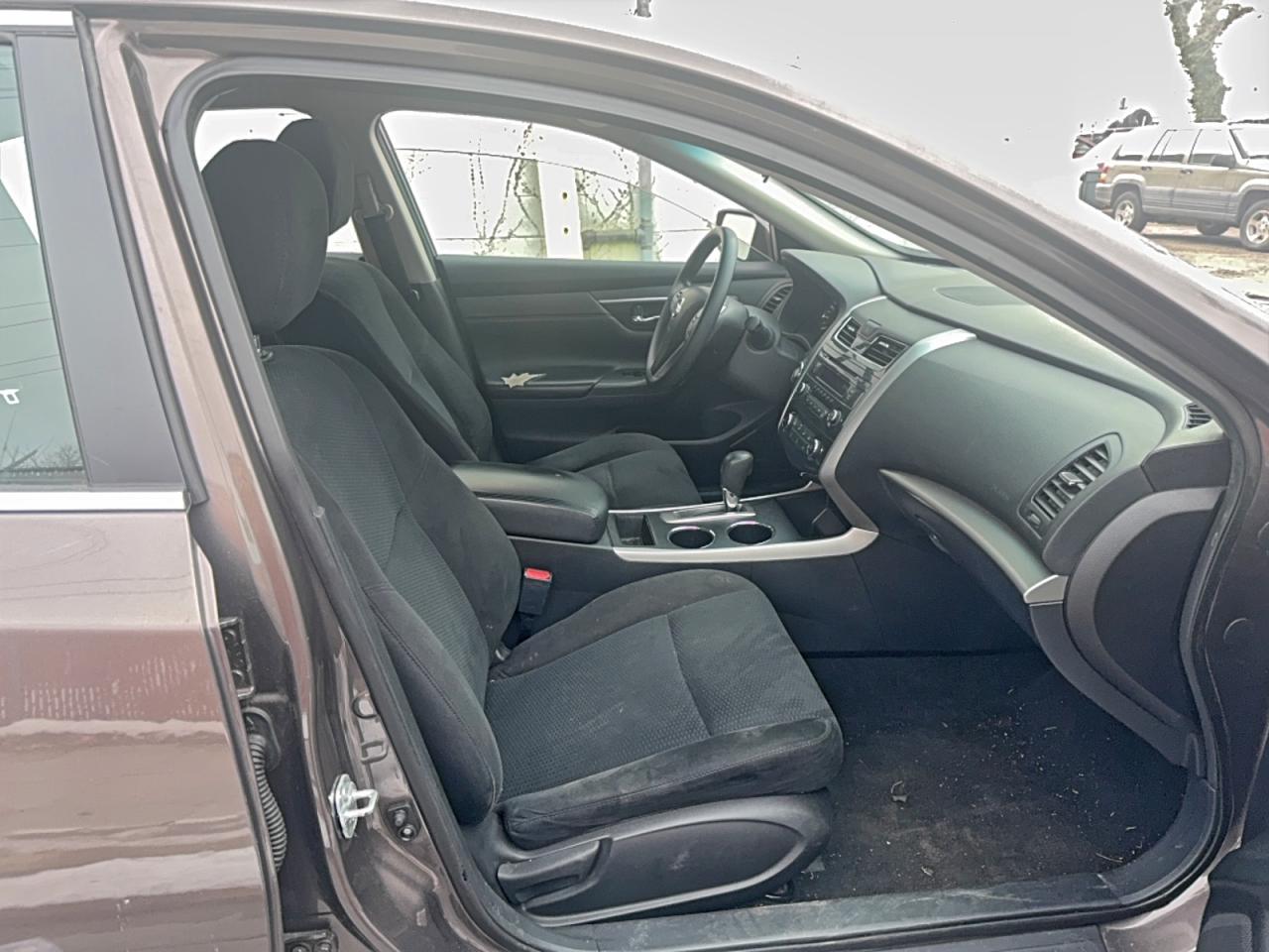 Nissan Altima 2.5 Image 4