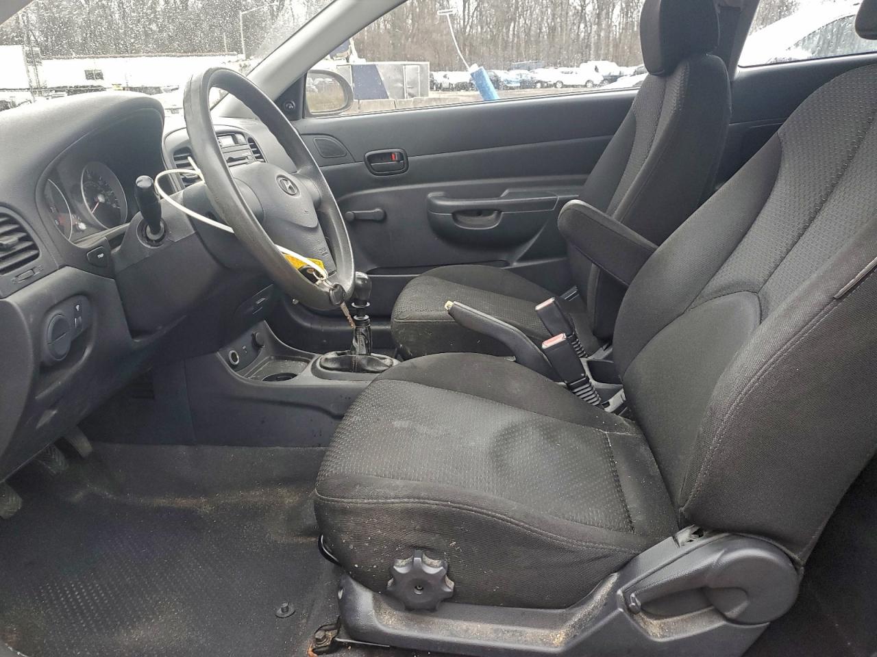 Hyundai ACCENT Gs Image 4